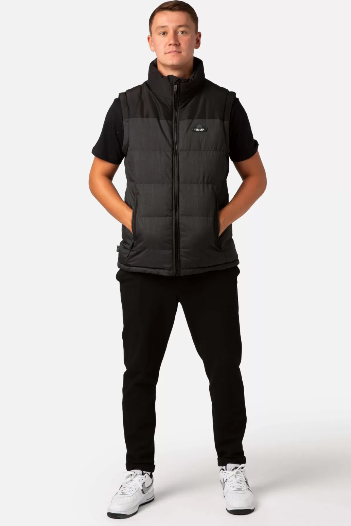 * Vests & Gilets< Trapper Insulated Gilet Black